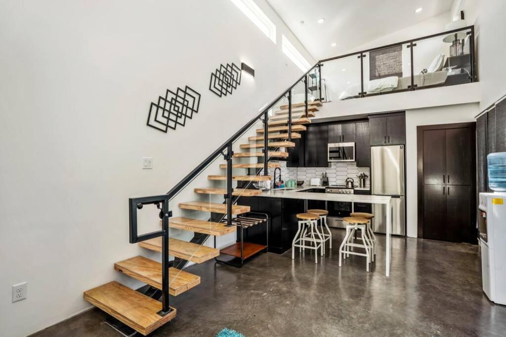 Quantum Tiny Loft At East End Revitalized Х'юстон Екстер'єр фото