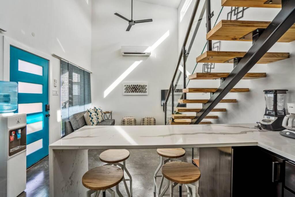 Quantum Tiny Loft At East End Revitalized Х'юстон Екстер'єр фото